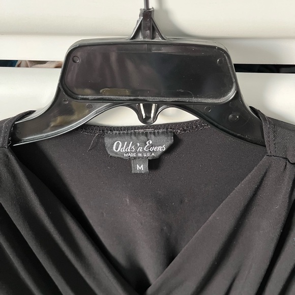 Size medium black top! - Picture 2 of 3